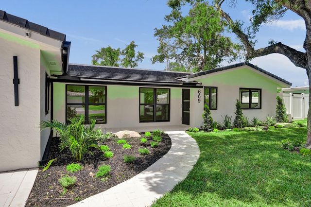 669 SW 3rd Street, Boca Raton, FL 33486