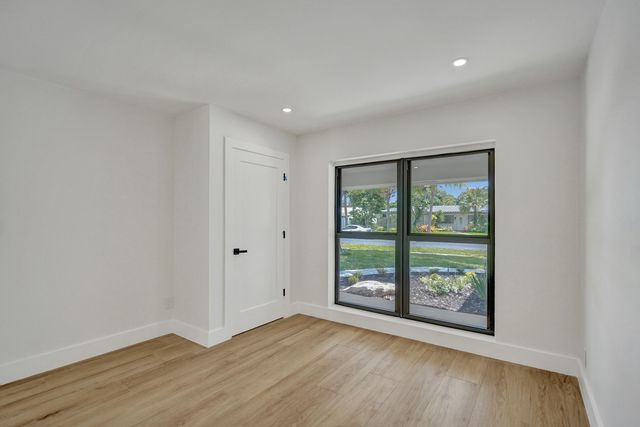669 SW 3rd Street, Boca Raton, FL 33486