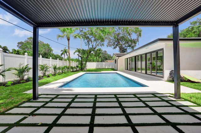 669 SW 3rd Street, Boca Raton, FL 33486