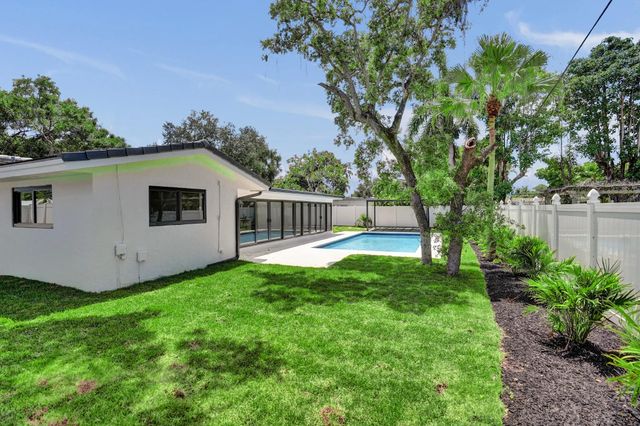 669 SW 3rd Street, Boca Raton, FL 33486