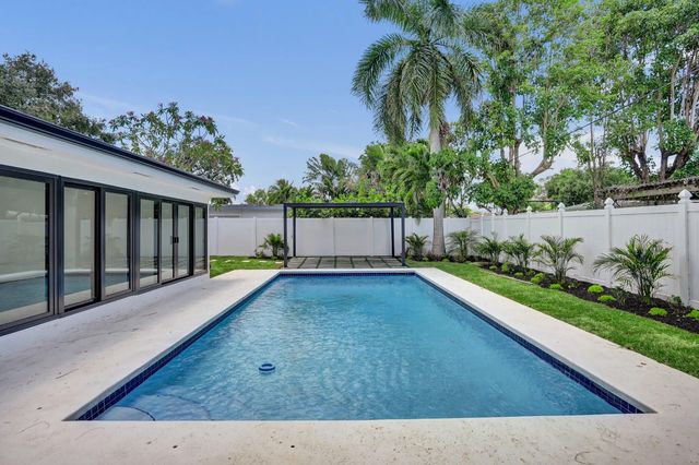 669 SW 3rd Street, Boca Raton, FL 33486