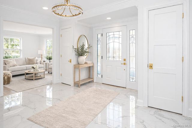 22 Peppermill Lane, Dix Hills, NY 11746