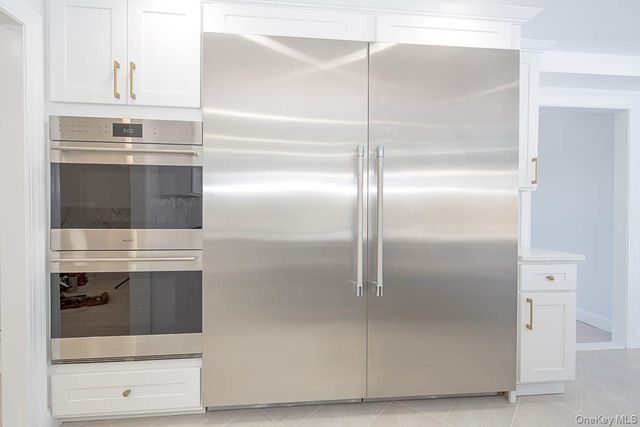 22 Peppermill Lane, Dix Hills, NY 11746