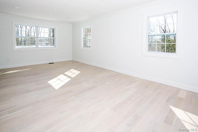 22 Peppermill Lane, Dix Hills, NY 11746