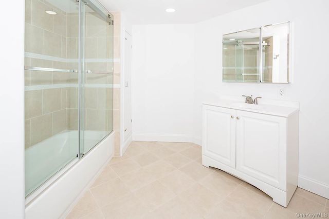 22 Peppermill Lane, Dix Hills, NY 11746