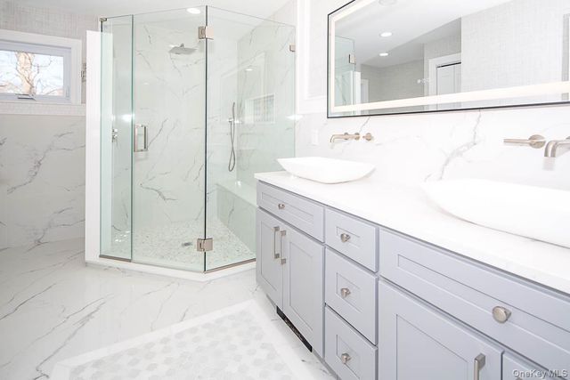 22 Peppermill Lane, Dix Hills, NY 11746