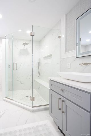 22 Peppermill Lane, Dix Hills, NY 11746