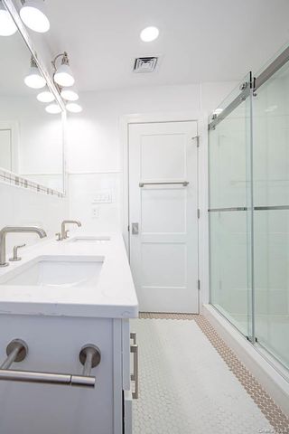 22 Peppermill Lane, Dix Hills, NY 11746