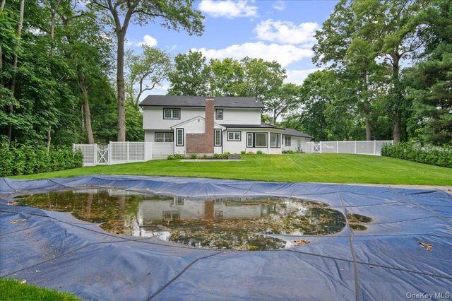 22 Peppermill Lane, Dix Hills, NY 11746