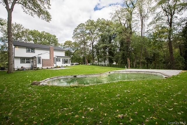 22 Peppermill Lane, Dix Hills, NY 11746