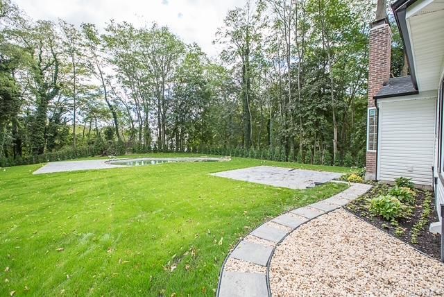 22 Peppermill Lane, Dix Hills, NY 11746