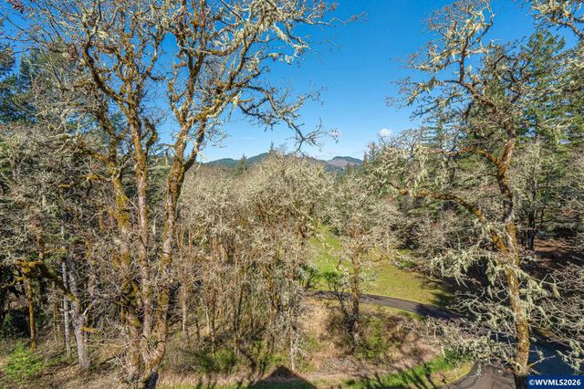 7175 NW Oak Creek Dr, Corvallis, OR 97330