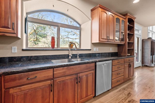 7175 NW Oak Creek Dr, Corvallis, OR 97330