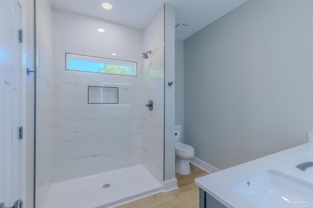 110 E Bobe St, Pensacola, FL 32503