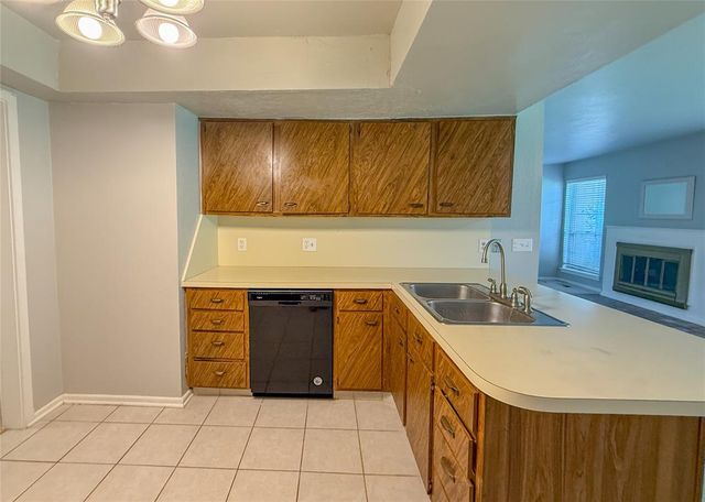12021 Hawthorne Lane, Oklahoma City, OK 73162