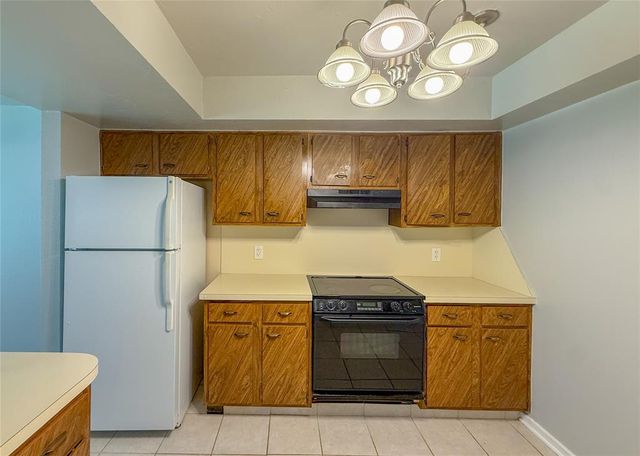 12021 Hawthorne Lane, Oklahoma City, OK 73162