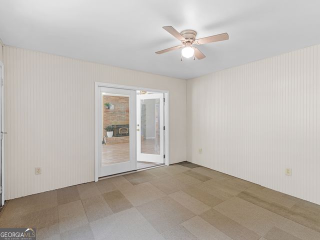 918 S McDonough Road, Griffin, GA 30224