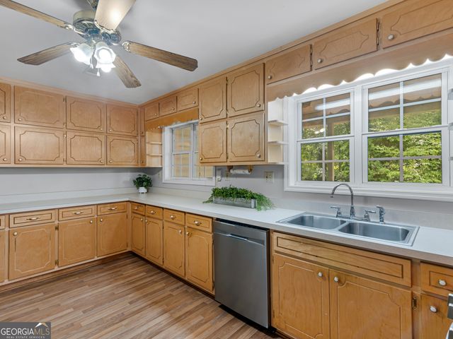 918 S McDonough Road, Griffin, GA 30224