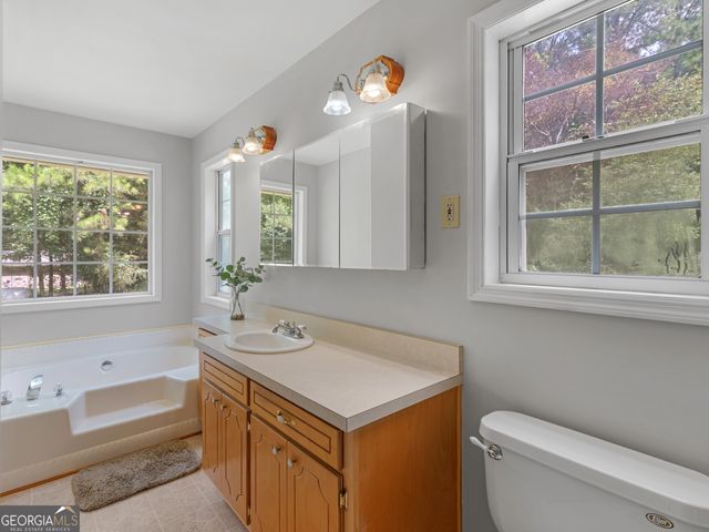 918 S McDonough Road, Griffin, GA 30224
