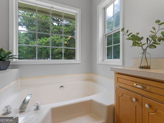 918 S McDonough Road, Griffin, GA 30224