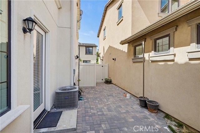 1866 Harvest Circle, Tustin, CA 92780