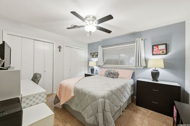 132 VILLAGE DR, Kerrville, TX 78028