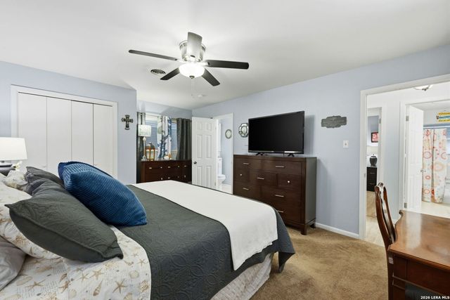 132 VILLAGE DR, Kerrville, TX 78028
