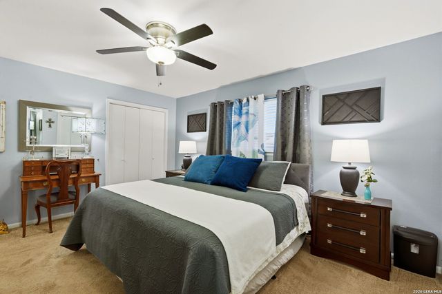 132 VILLAGE DR, Kerrville, TX 78028