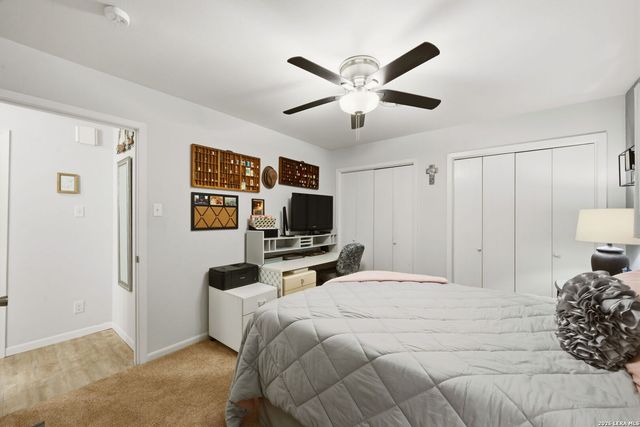 132 VILLAGE DR, Kerrville, TX 78028