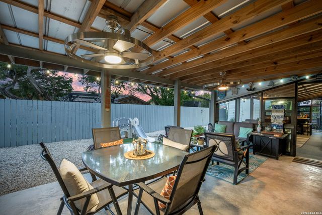 132 VILLAGE DR, Kerrville, TX 78028