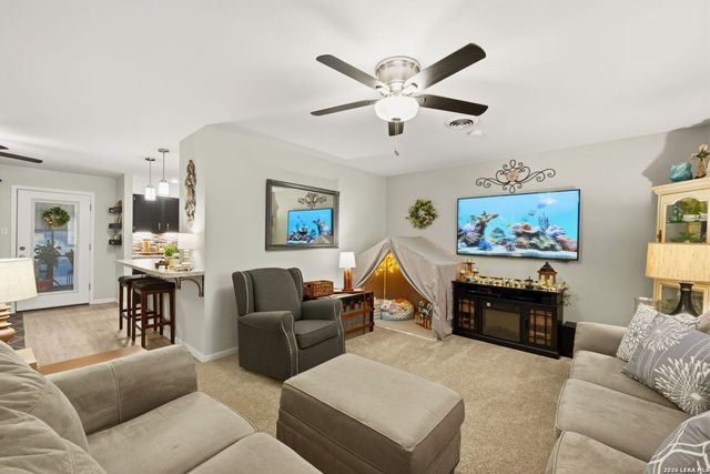 132 VILLAGE DR, Kerrville, TX 78028
