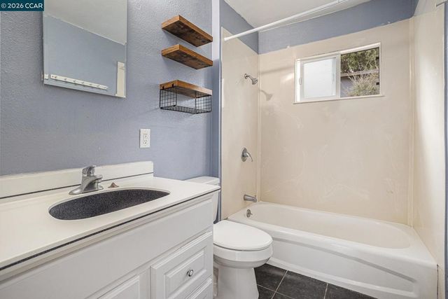 233 Sierra Dr, Walnut Creek, CA 94596