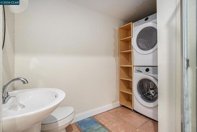 233 Sierra Dr, Walnut Creek, CA 94596