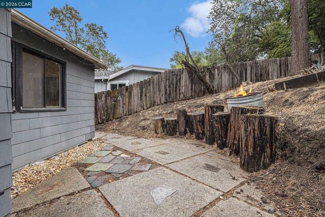 233 Sierra Dr, Walnut Creek, CA 94596