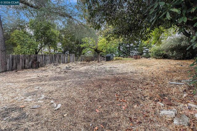 233 Sierra Dr, Walnut Creek, CA 94596