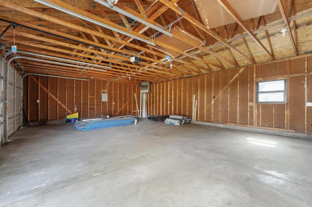 2815 E Glen Oaks Dr, Wichita, KS 67216