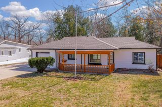 2815 E Glen Oaks Dr, Wichita, KS 67216
