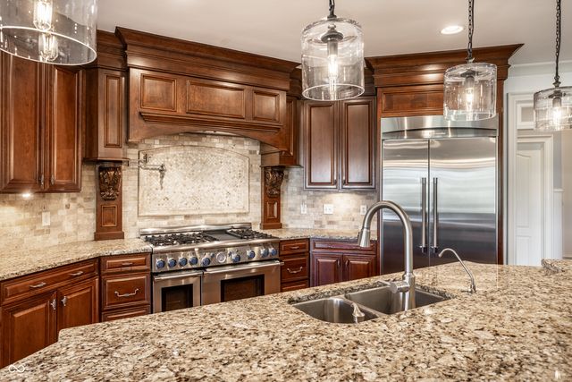 13986 Salsbury Creek Drive, Carmel, IN 46032