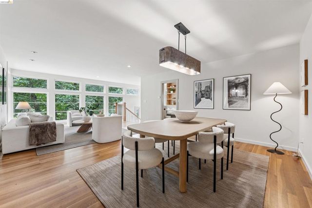 6611 Pinehaven Rd, Oakland, CA 94611