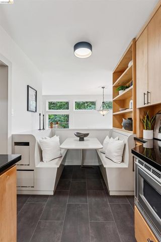 6611 Pinehaven Rd, Oakland, CA 94611