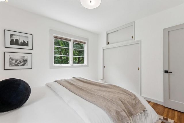 6611 Pinehaven Rd, Oakland, CA 94611