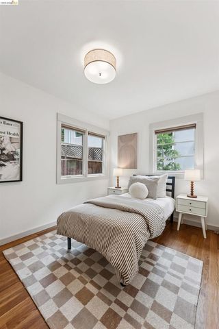 6611 Pinehaven Rd, Oakland, CA 94611