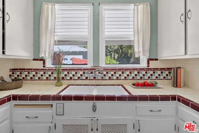 5620 Murietta Avenue, Los Angeles, CA 91401