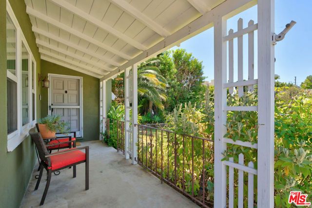5620 Murietta Avenue, Los Angeles, CA 91401
