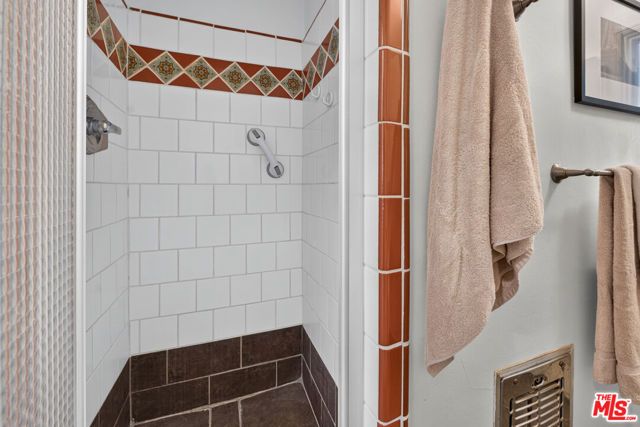 5620 Murietta Avenue, Los Angeles, CA 91401
