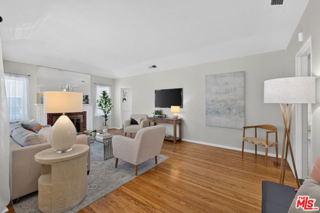 5620 Murietta Avenue, Los Angeles, CA 91401