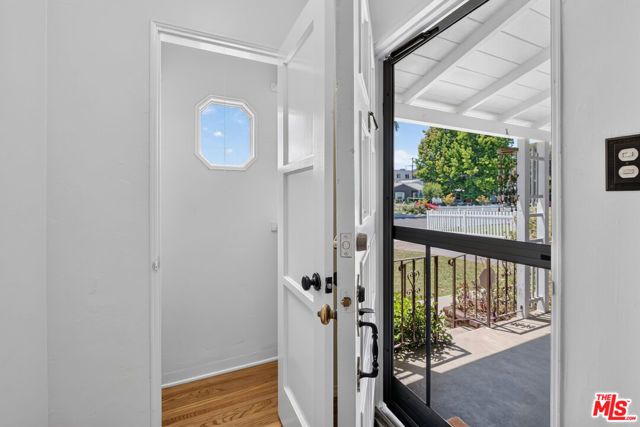 5620 Murietta Avenue, Los Angeles, CA 91401