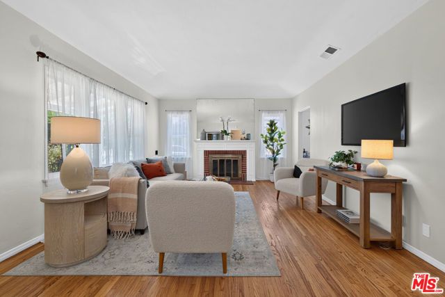 5620 Murietta Avenue, Los Angeles, CA 91401