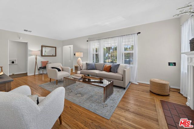 5620 Murietta Avenue, Los Angeles, CA 91401