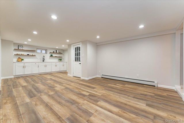 41 S Oregon Road, West Babylon, NY 11704